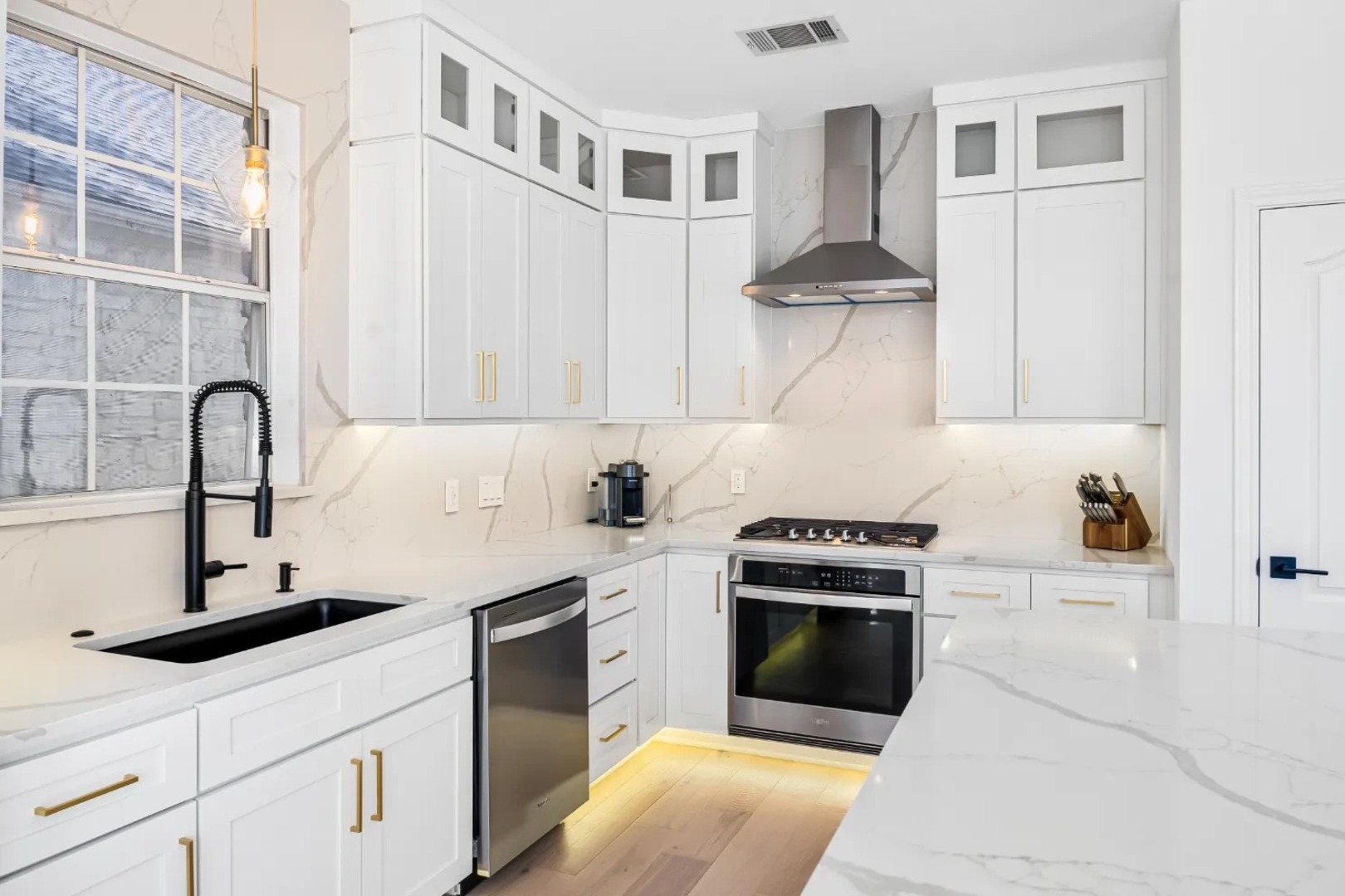 custom kitchen cabinets